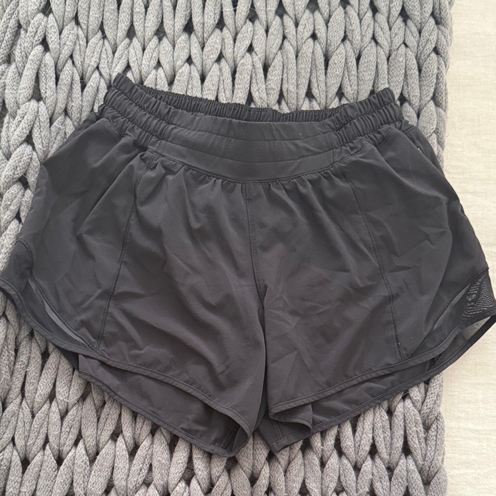 Lululemon Athletica Black Athletic Shorts Moisture-Wicking Mid-Thigh